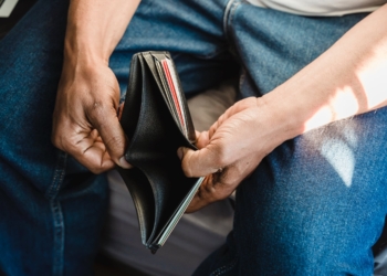 Solana - When it comes to the economy's health, the mere mention of a US Recession usually sends shivers down investors' spines. Economic downturns are typically associated with declining stock markets, rising unemployment rates, and a general sense of unease. However, a recent perspective from a seasoned strategist has turned this conventional wisdom on its head. A US Recession: Surprising Benefits for the Market, According to Strategists