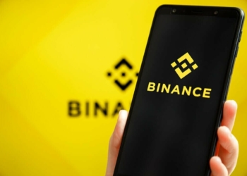 Polygon (MATIC) - According to information from Hong Kong law enforcement, scammers were able to steal $446,835 from 11 Binance accounts during the last two weeks. These scammers used phishing techniques, tricking wallet owners into clicking on fake identity verification links via text messages. For increased protection, Hong Kong police officials highly advise investors to use authorised cryptocurrency trading platforms in the region. Only two platforms, Hash Blockchain Limited and OSL Digital Securities Limited, now have operating licences. Binance Lost $450,000 From Phishing Attacks